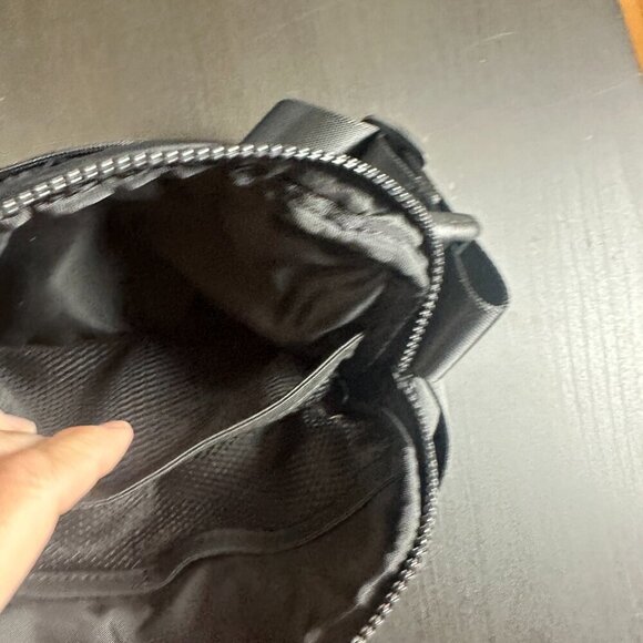 LULULEMON Everywhere Belt Bag Black - Picture 12 of 14